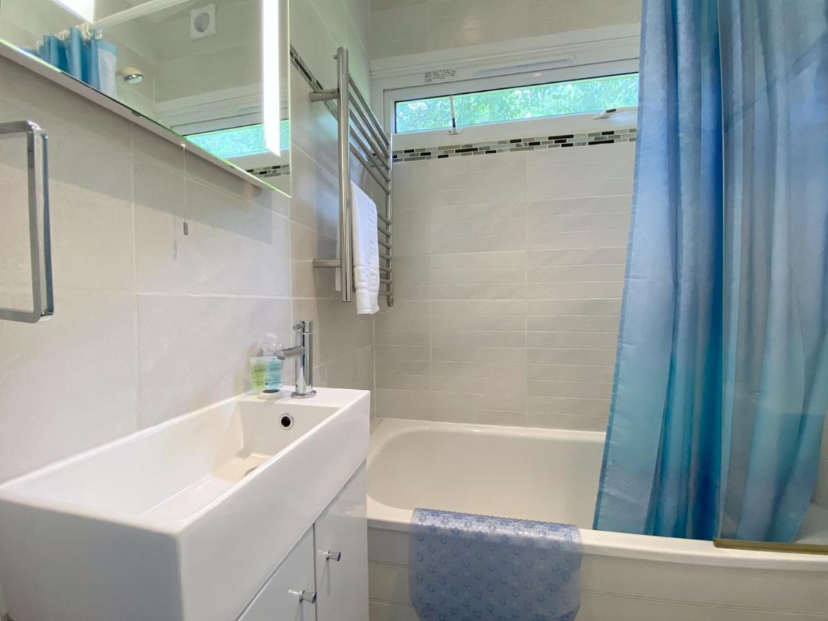 Holiday home Pass The Keys Gower Staycation Caswell Bay - Sleeps 4 *